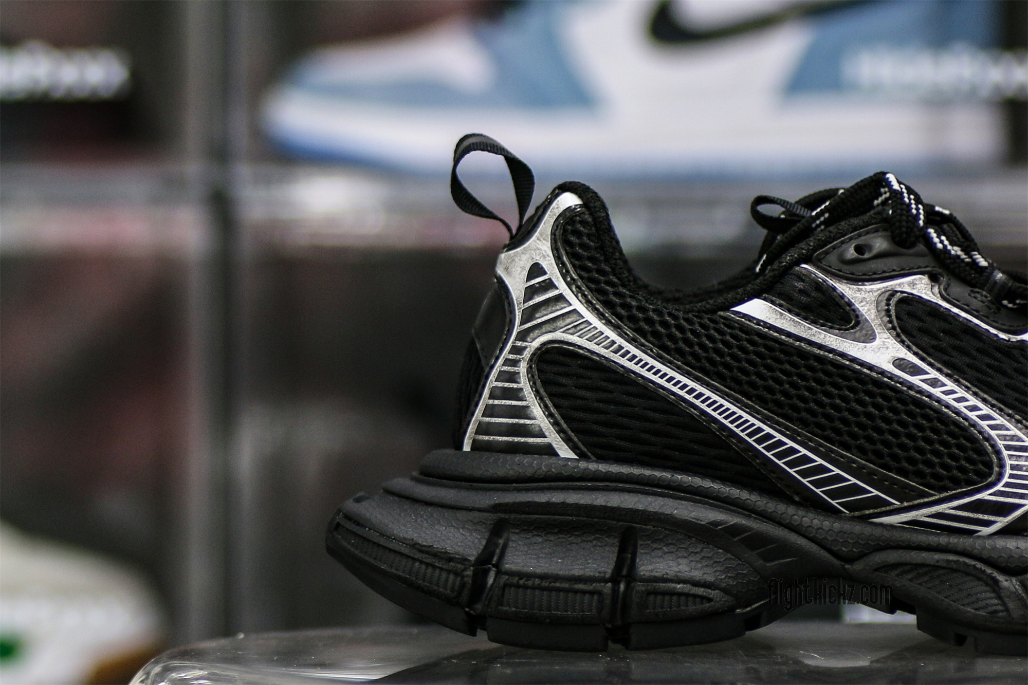 B@lenciag* 3XL Ski Sneaker in Black and white