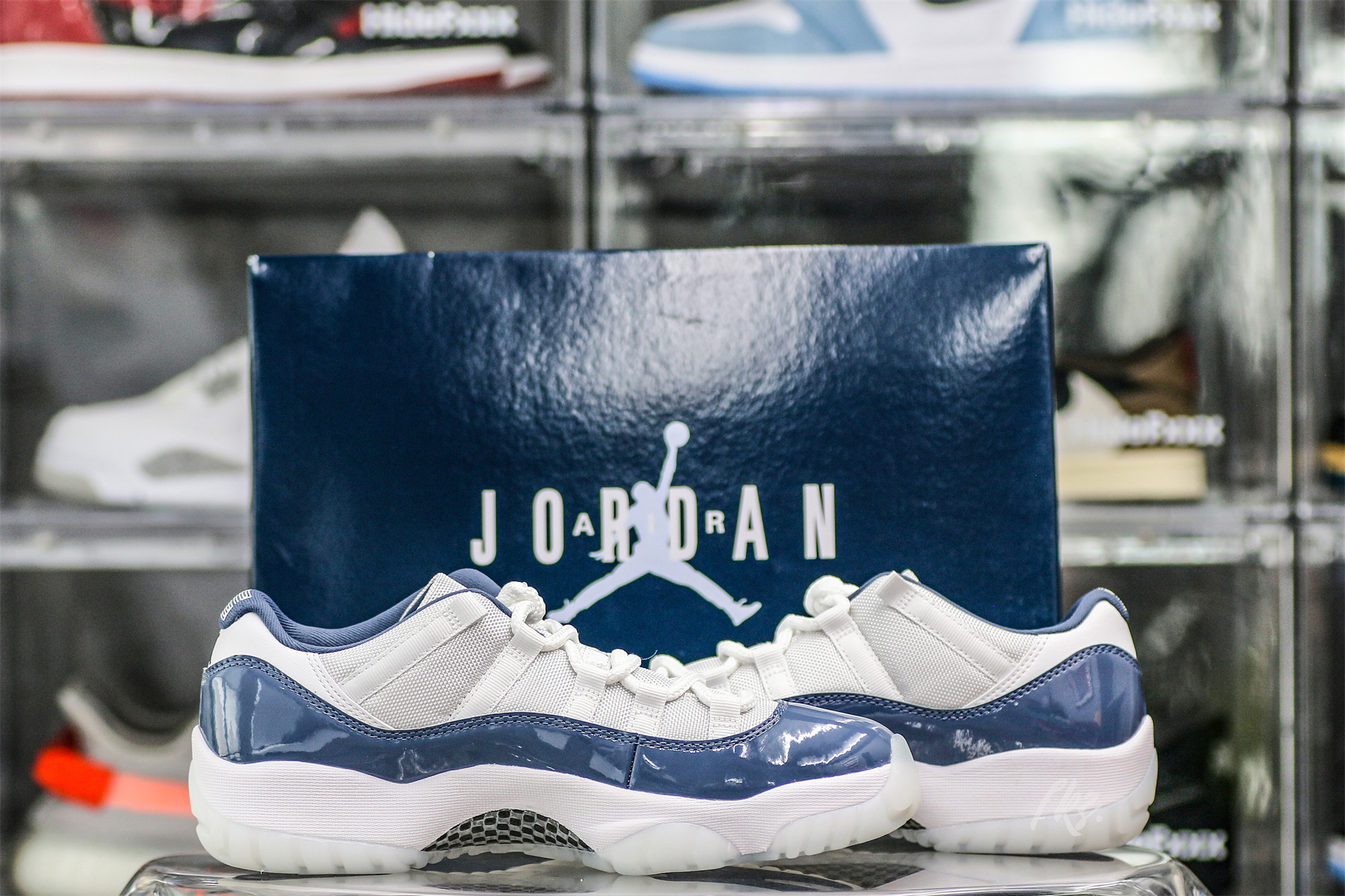 Air Jordan 11 Retro Low Midnight Navy (2024)