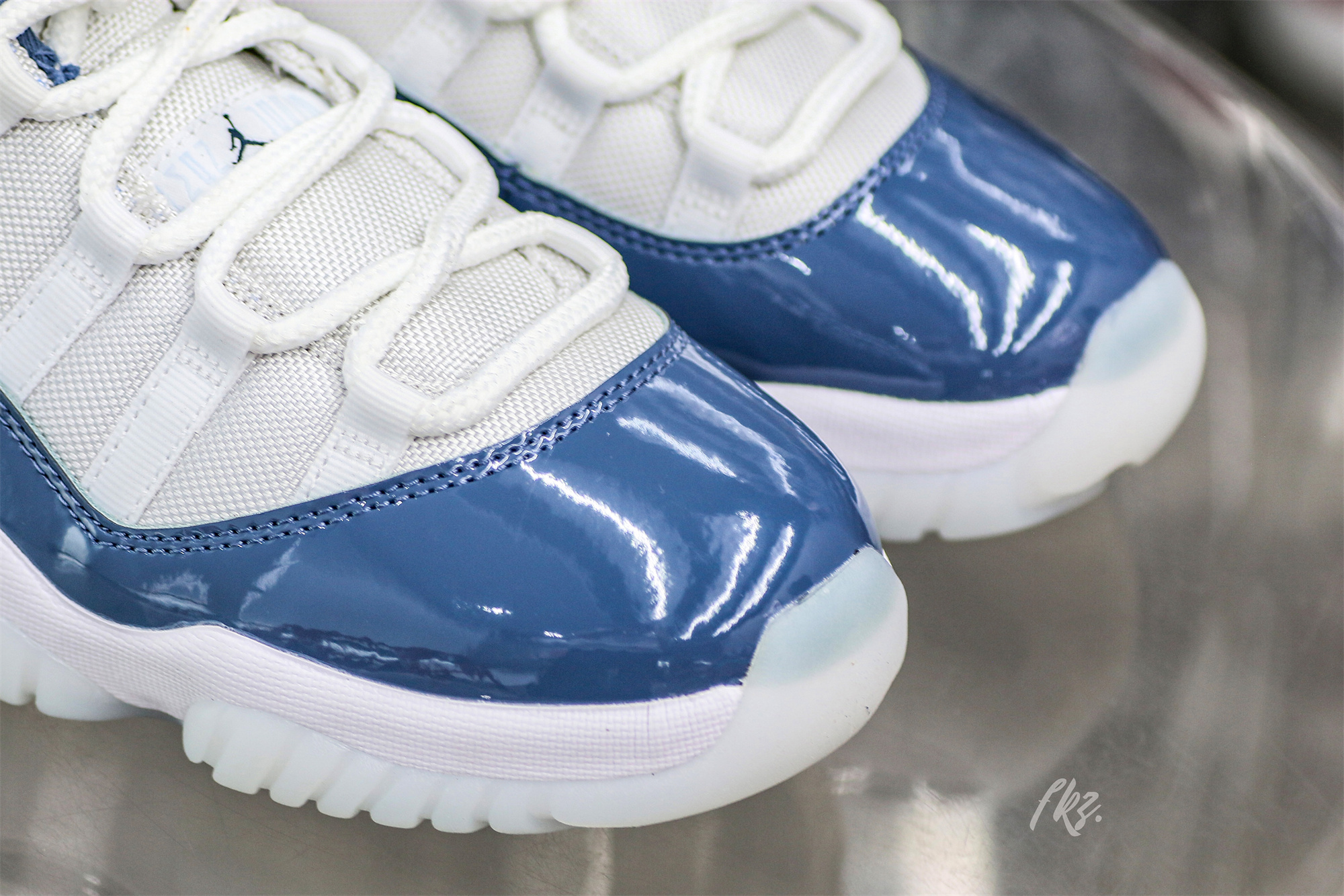 Air Jordan 11 Retro Low Midnight Navy (2024)