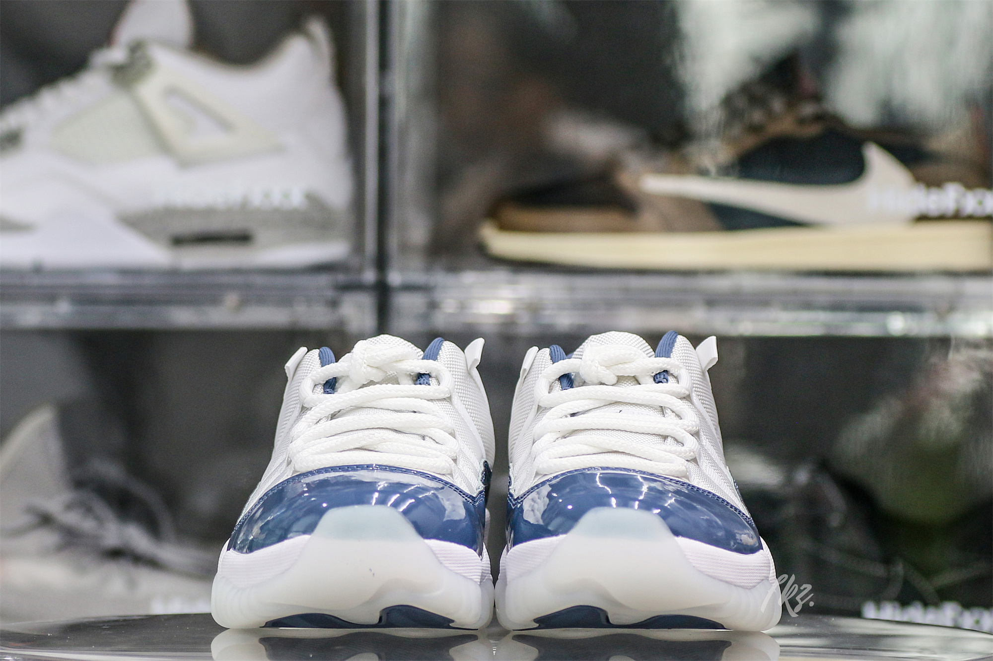 Air Jordan 11 Retro Low Midnight Navy (2024)