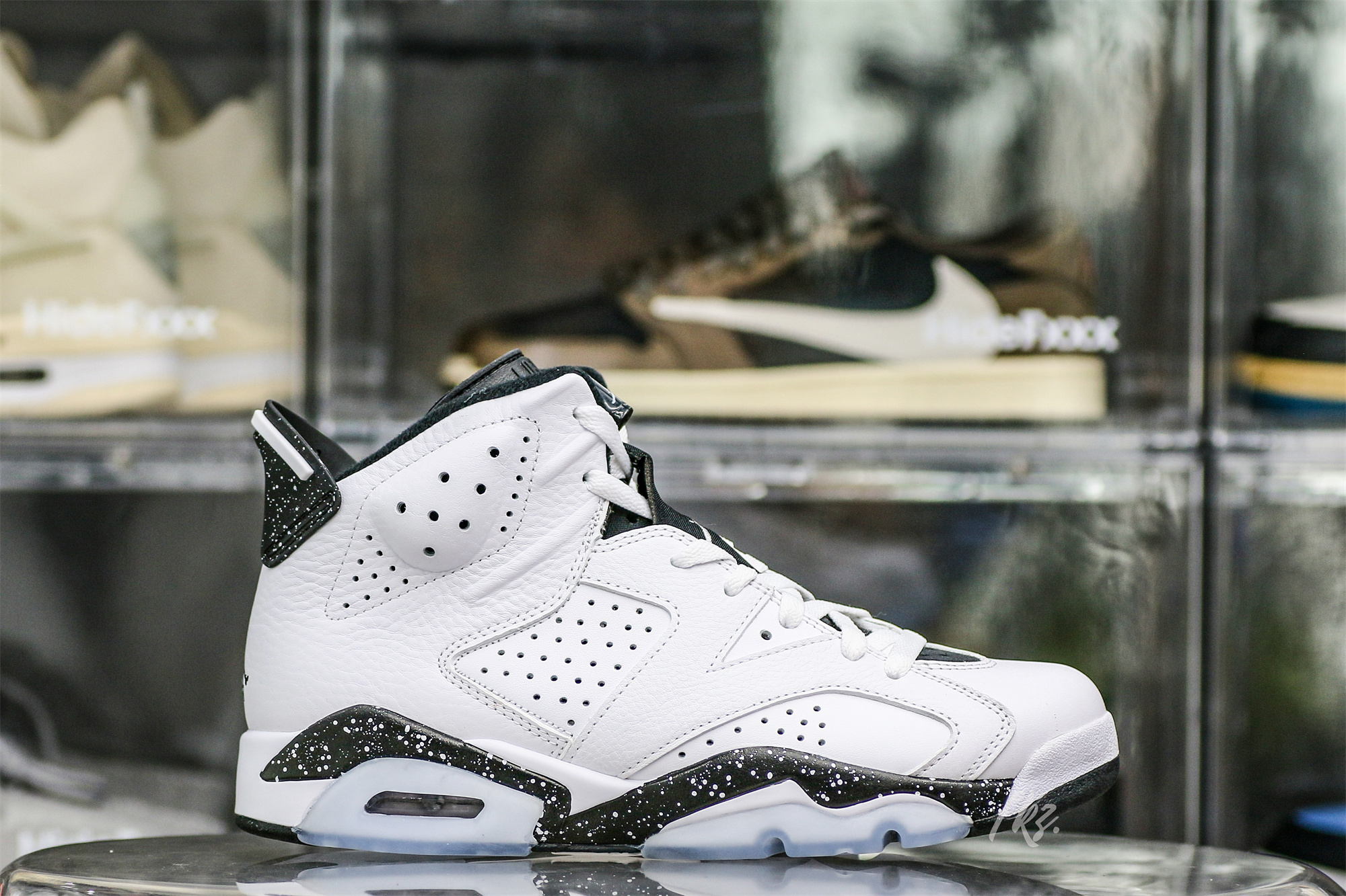Air Jordan 6 Retro Reverse Oreo 2024