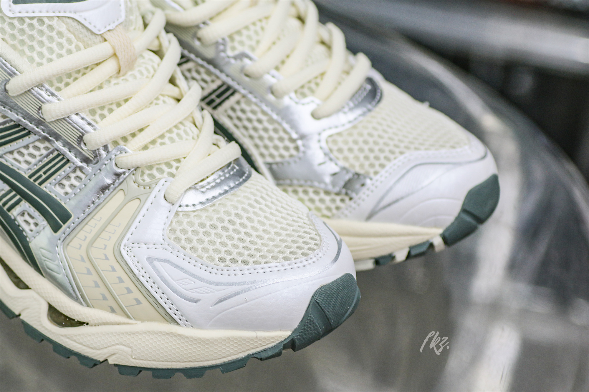 Gel Kayano 14 Birch Dark Pewter 2024