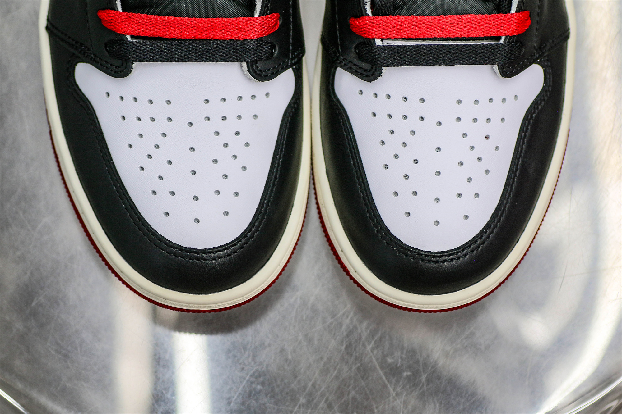 Air Jordan 1 Retro High OG Black Toe Reimagined (Ln5 A1)