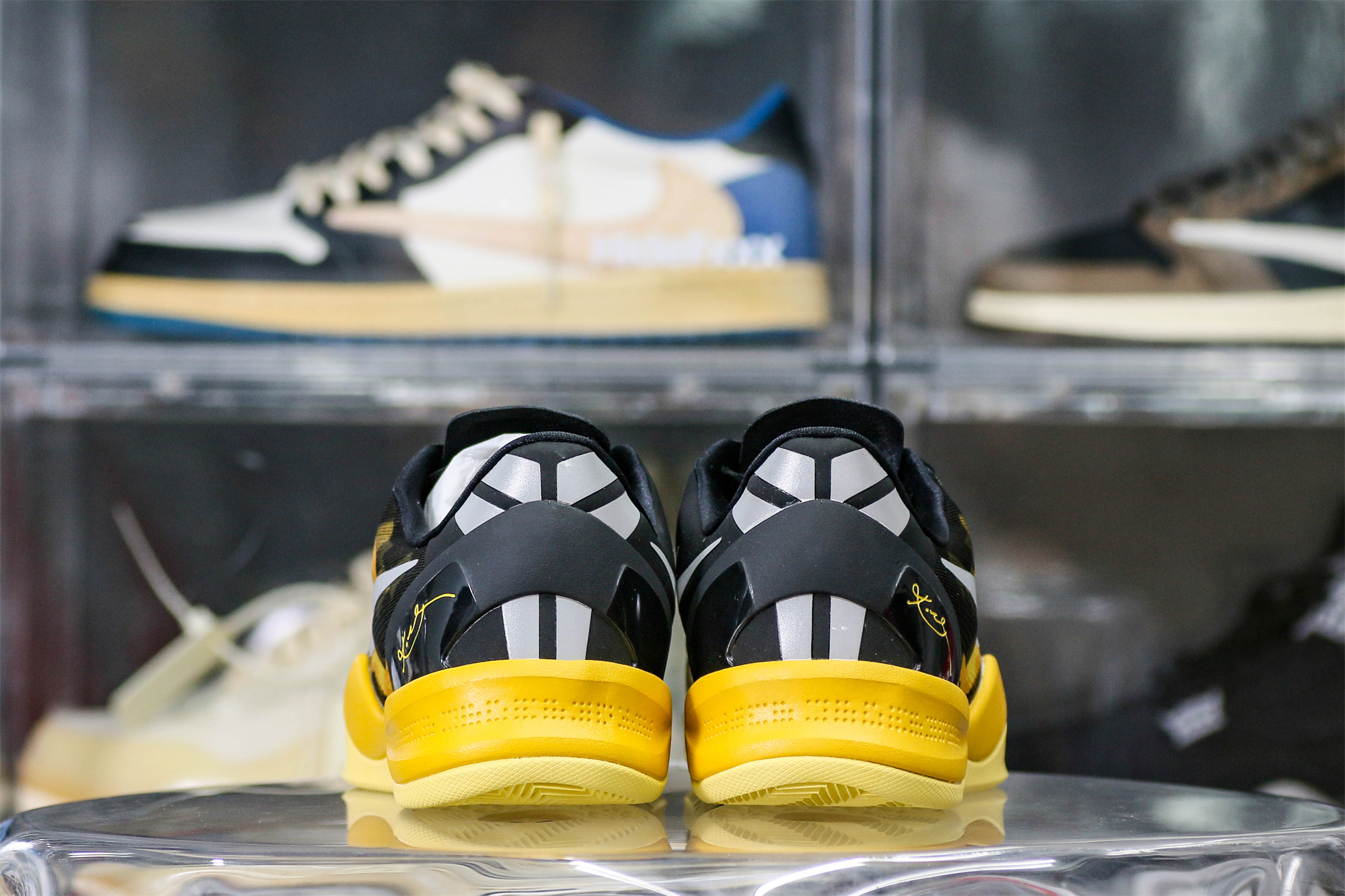 Kobe 8 ‘Sulfur Electric’ 2012(A1 Batch)