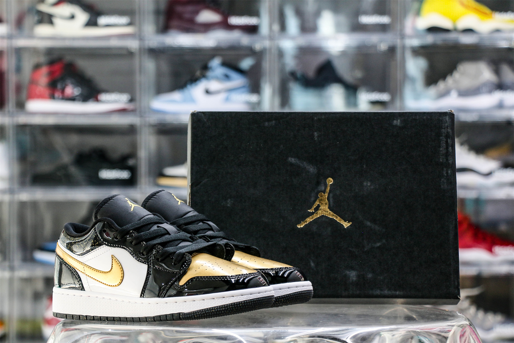 Air Jordan 1 Low SE Gold Toe