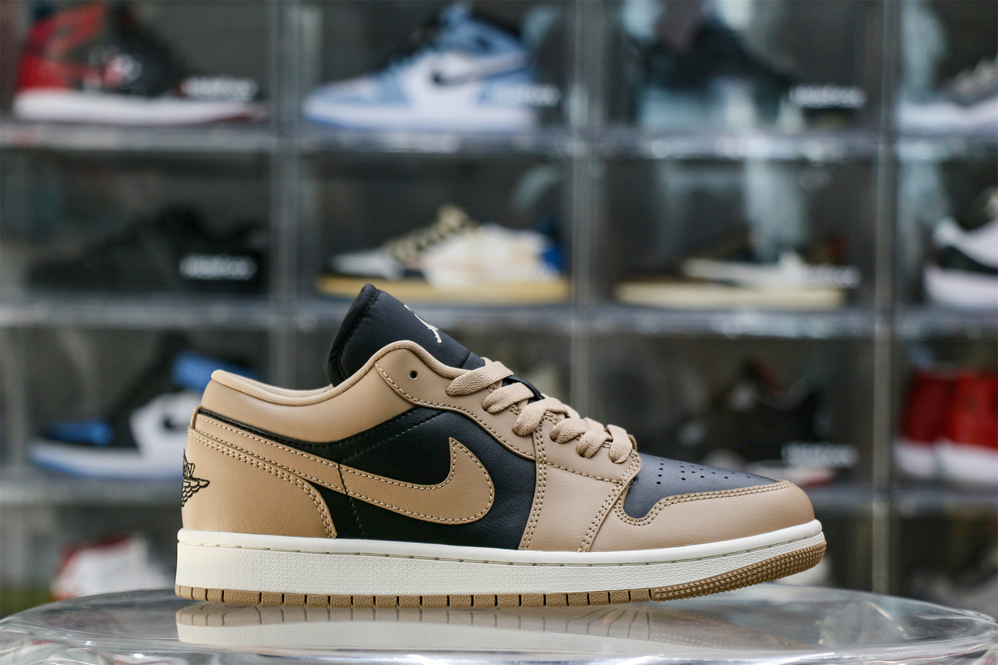 Wmns Jordan 1 Low Desert