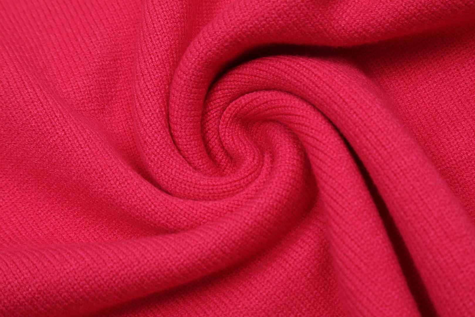 Am1 2024SS classic red jacquard big heart turtleneck sweater