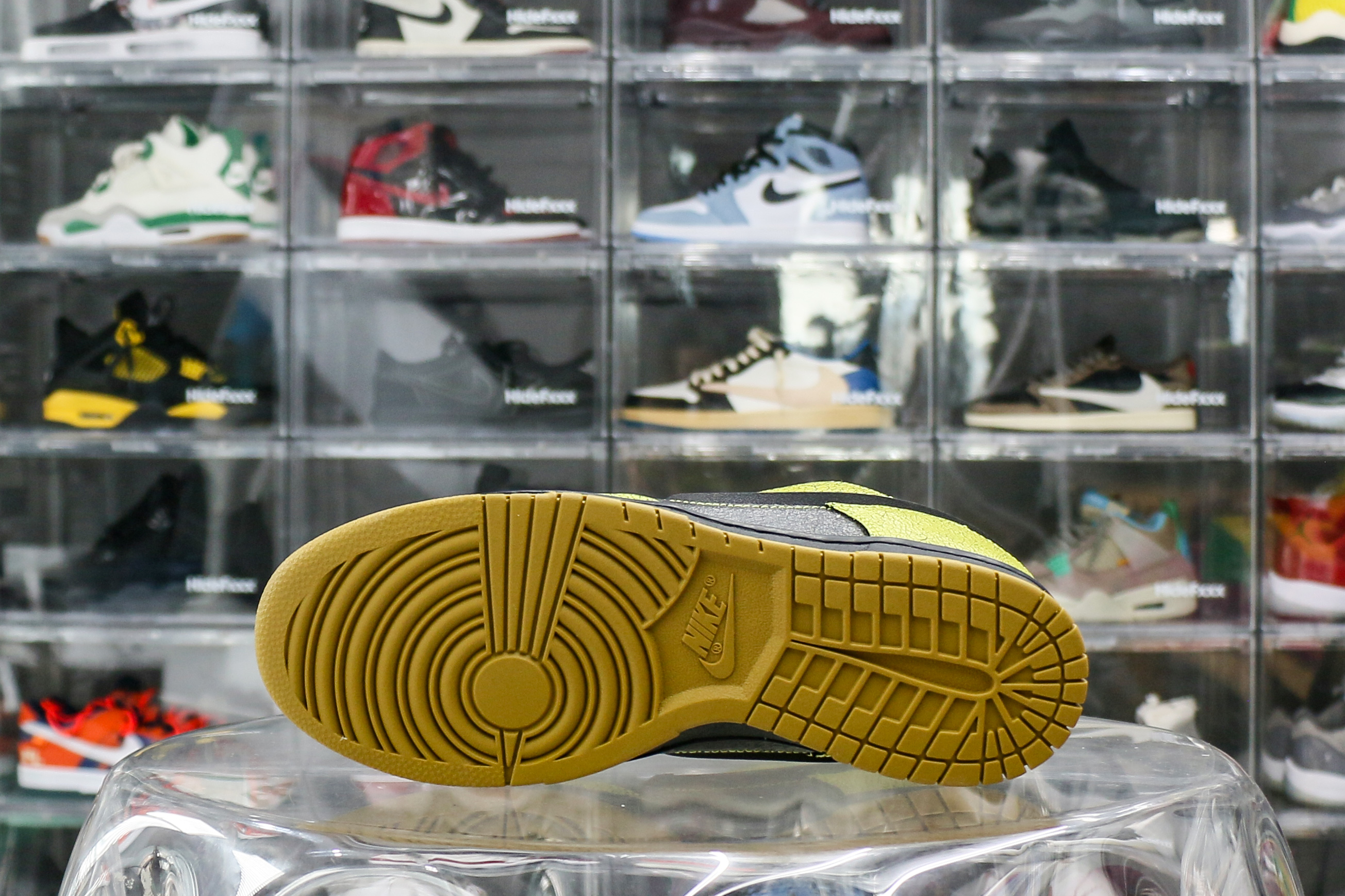 Nike Dunk Low QS Halloween Skull