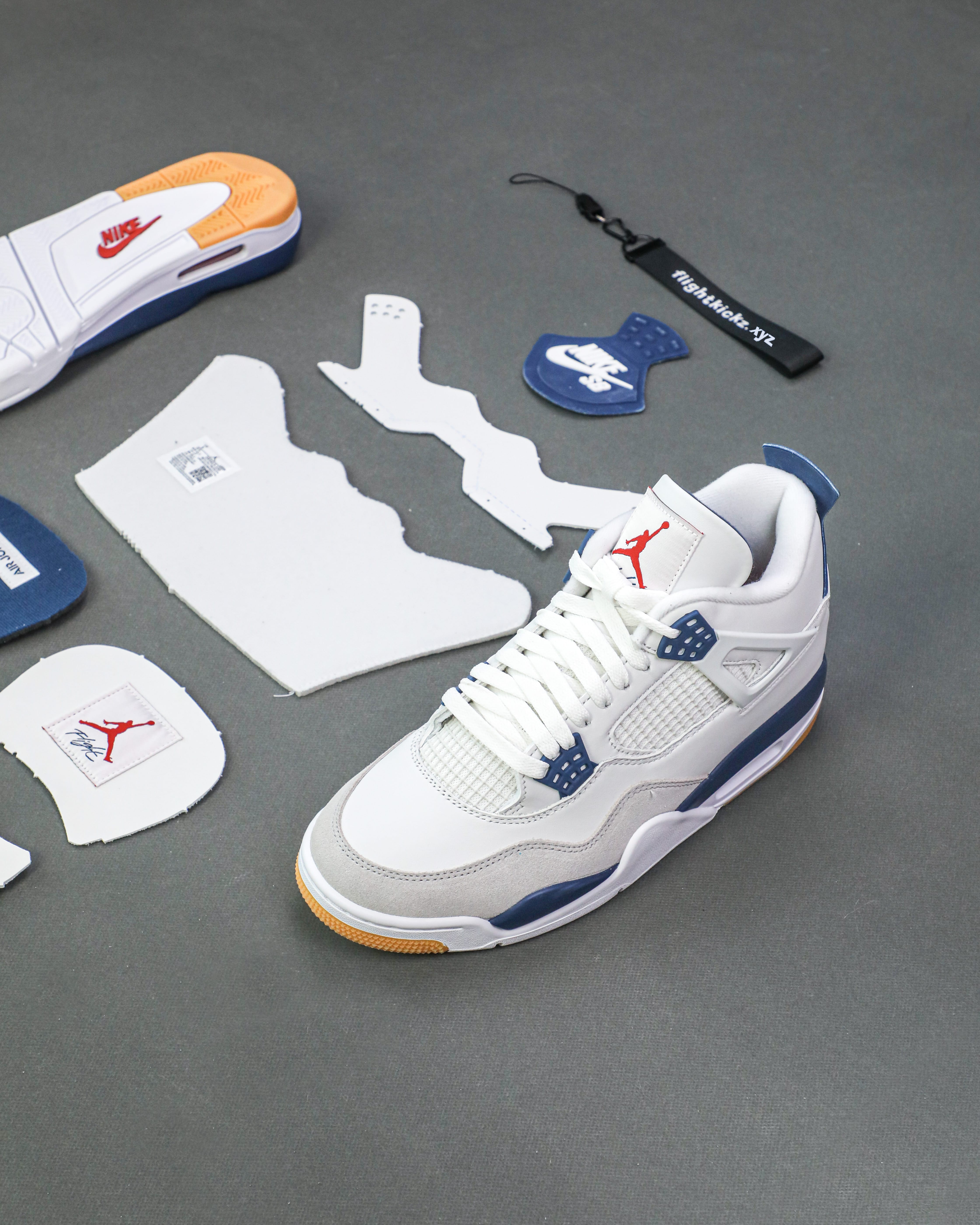 Nike SB x Air Jordan 4 “Navy Blue” 2025 (LN5 A1 Batch)