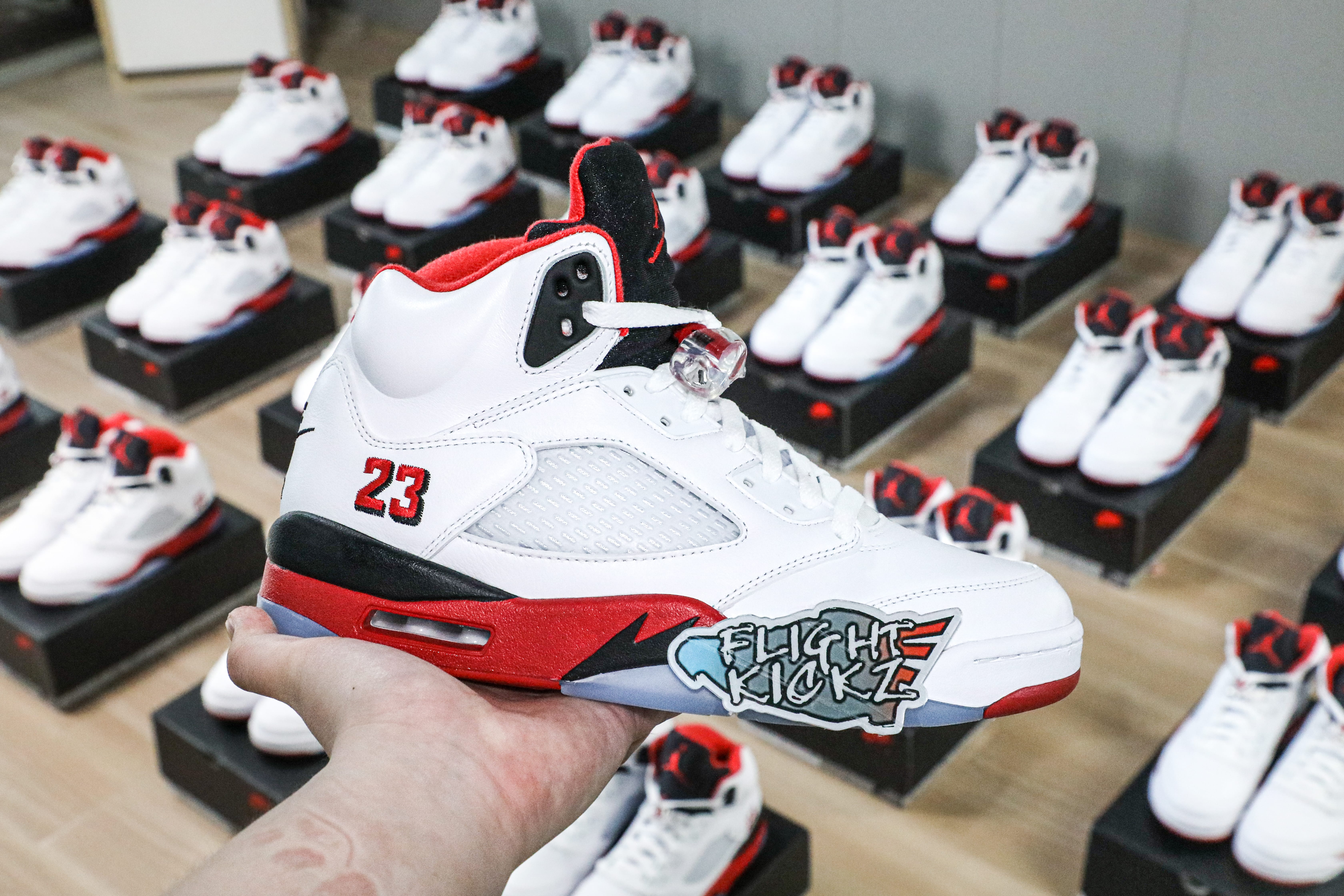 Air Jordan 5 Fire Red Black Tongue 2025 (Ln5 A1)