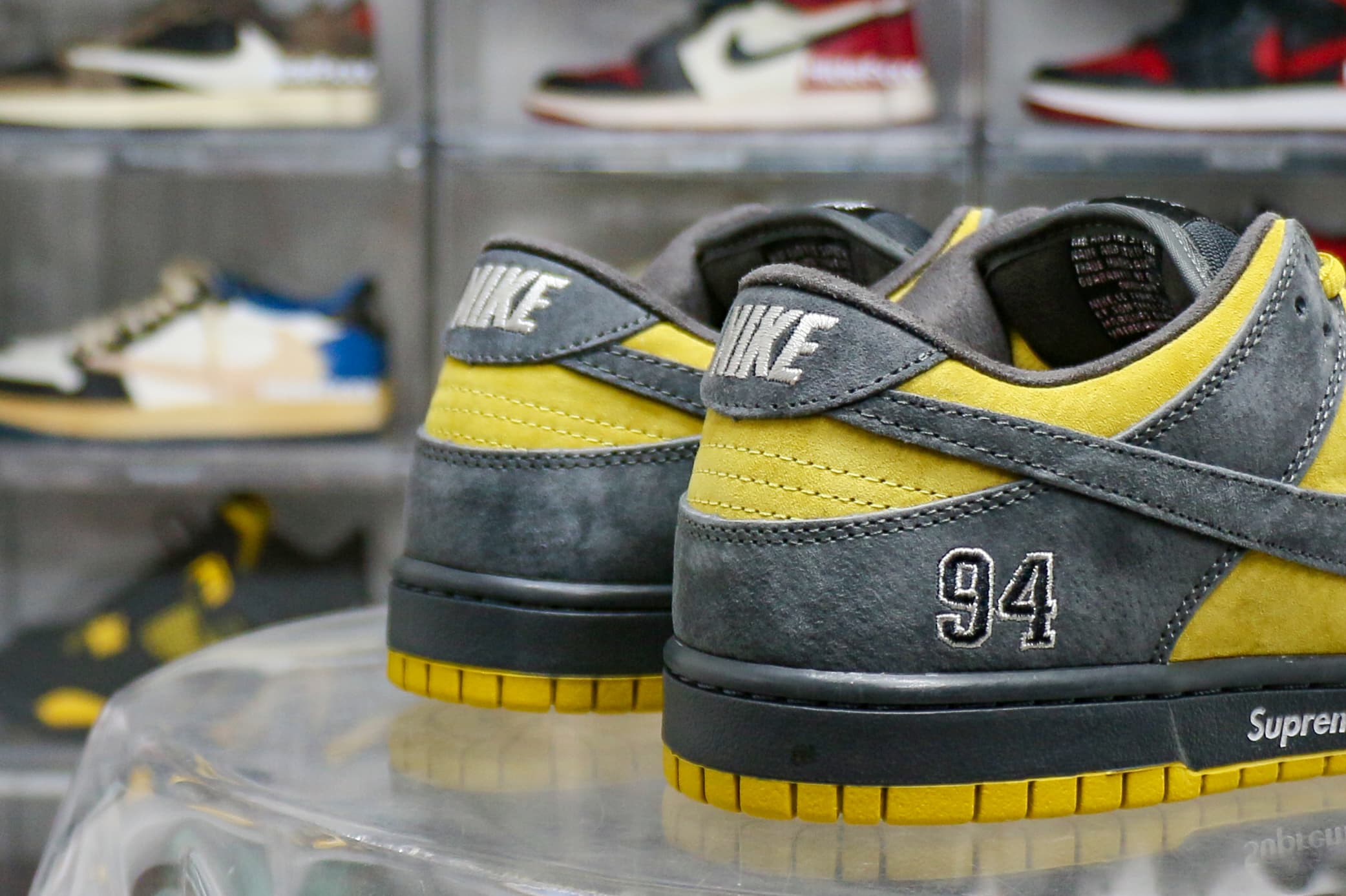 Nike SB Dunk Low Supreme 94 Hulk