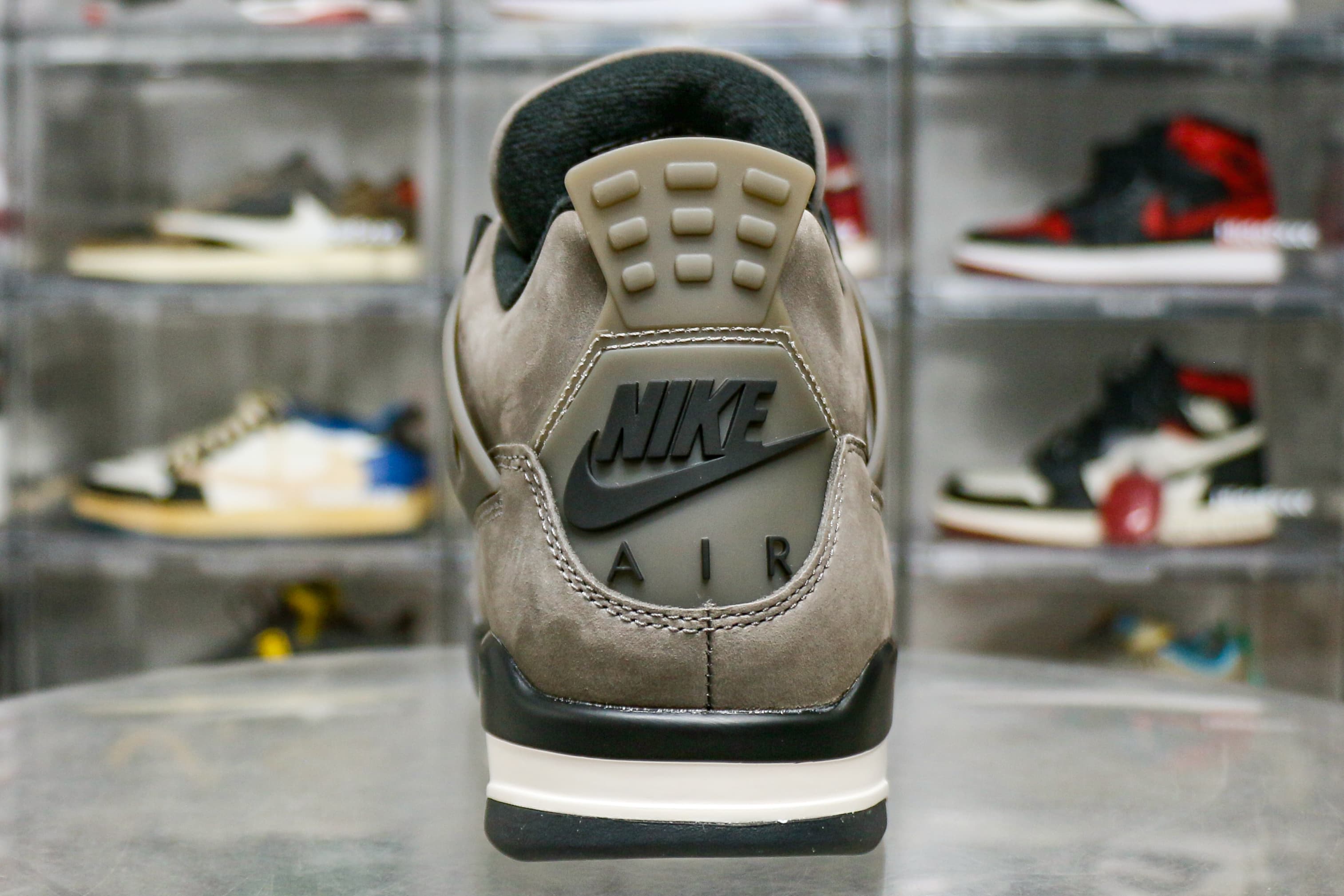 Jordan 4 Retro Cave Stone 2025 (LN5 A1 Batch)