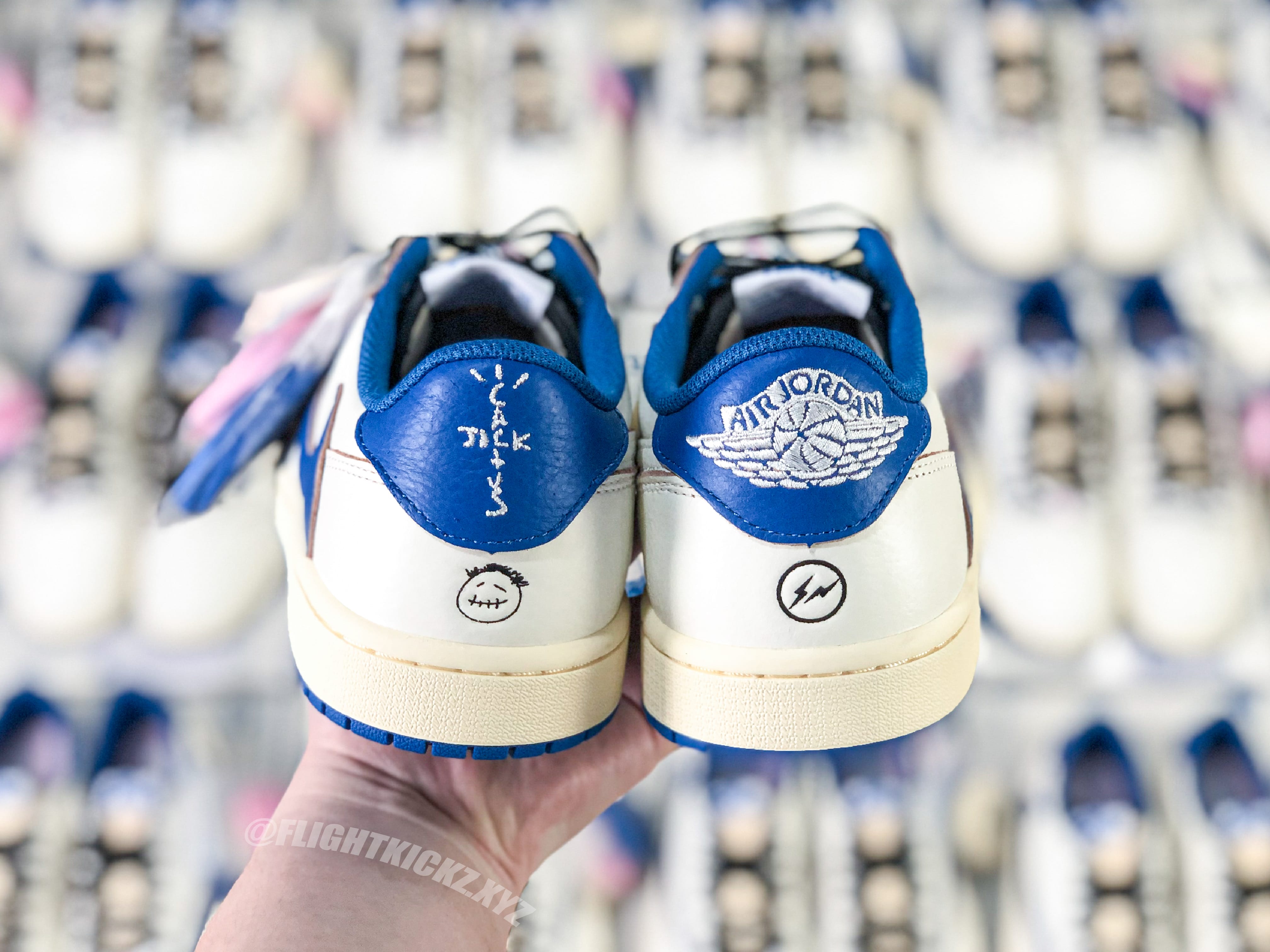 Travis Scott x Fragment x Air Jordan 1 Low OG (Ln5 A1)