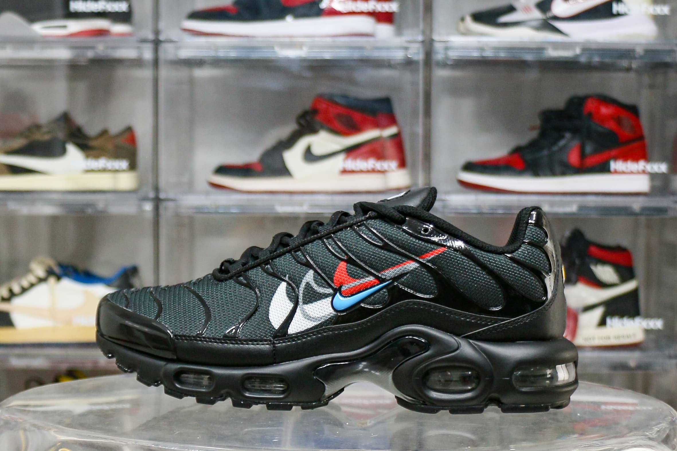 Nike Air Max Plus Multi Swoosh Black Crimson