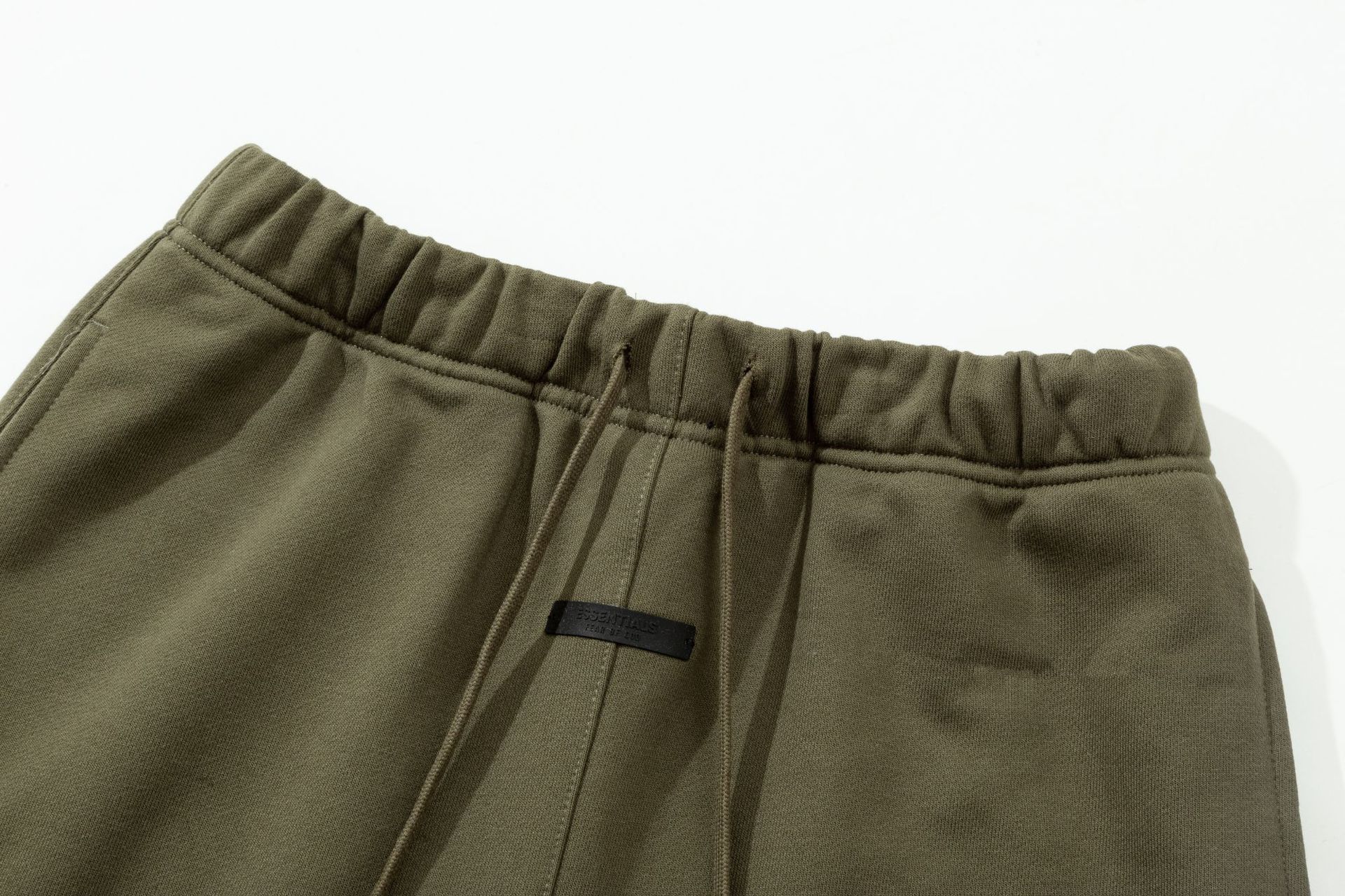 FOG Essentials 2025 Flocked Arch Letter Casual Loose Shorts